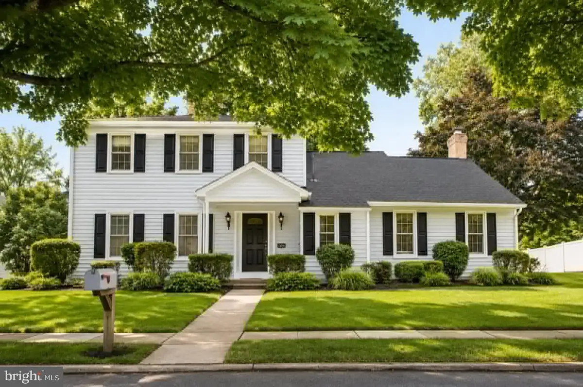 5221 Meadowbrook Dr, Mechanicsburg, PA 17050 - #1