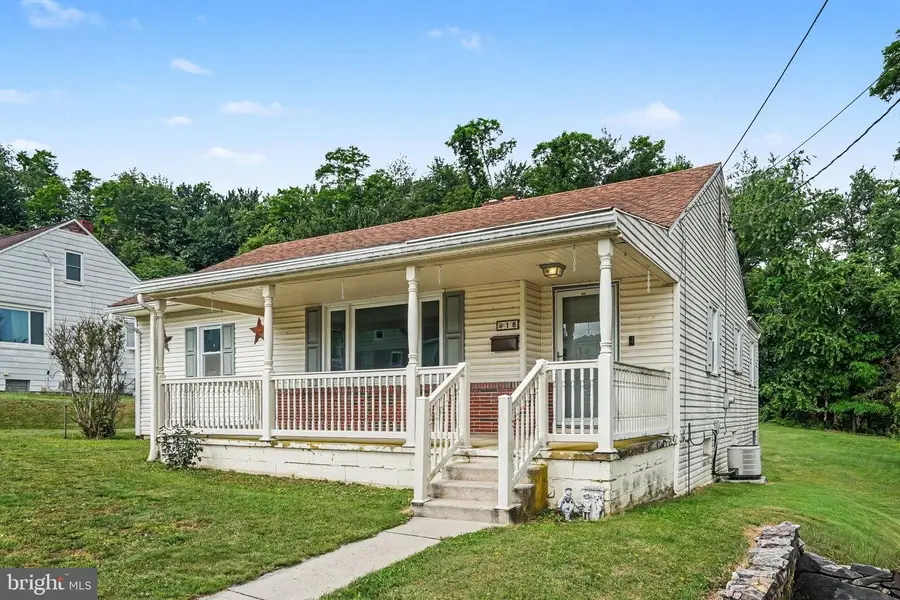 18 Holly Street, Mount Holly Springs, PA 17065 - #3