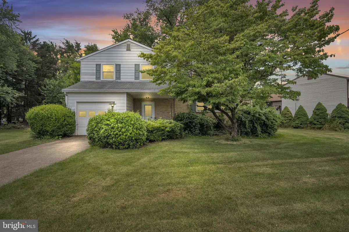 6054 Edward Dr, Mechanicsburg, PA 17050 - #1