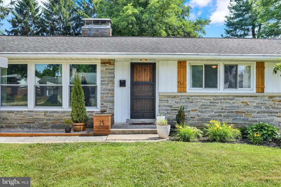 15 Center Dr, Camp Hill, PA 17011 - #2