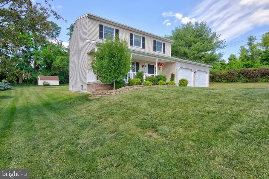 864 Hawthorn Ave, Mechanicsburg, PA 17055 - #2