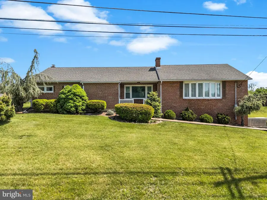 1257 Rossmoyne Rd, Mechanicsburg, PA 17055 - #2