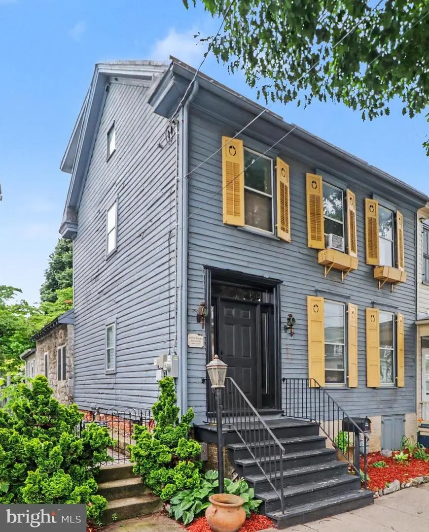 226 E King St, Shippensburg, PA 17257 - #3