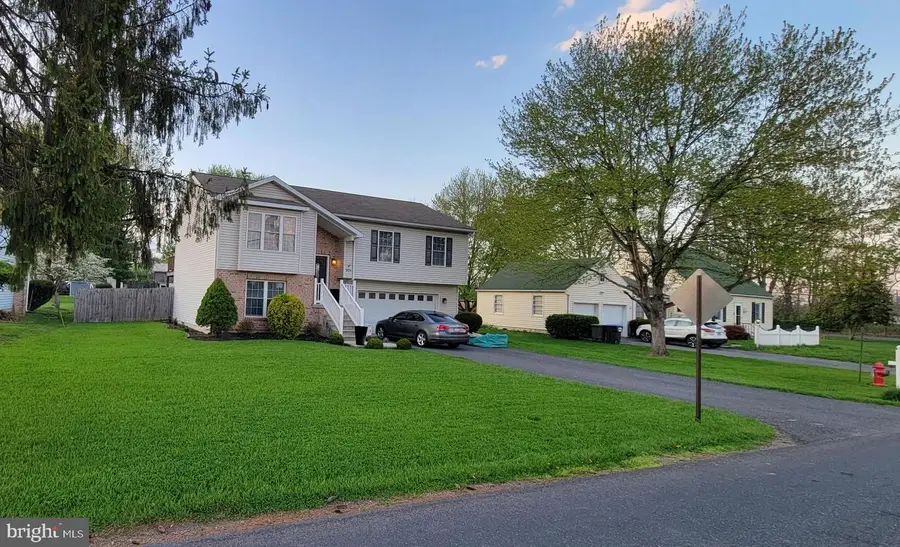904 Nixon Dr, Mechanicsburg, PA 17055 - #2