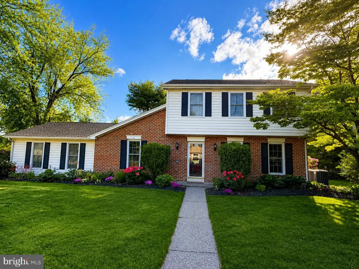 5269 Meadowbrook Dr, Mechanicsburg, PA 17050 - #1