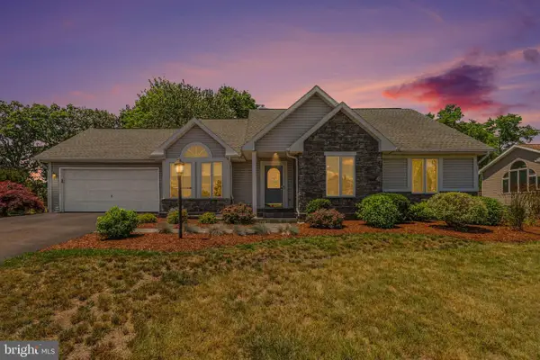 32 Teaberry Dr, CARLISLE, PA 17015