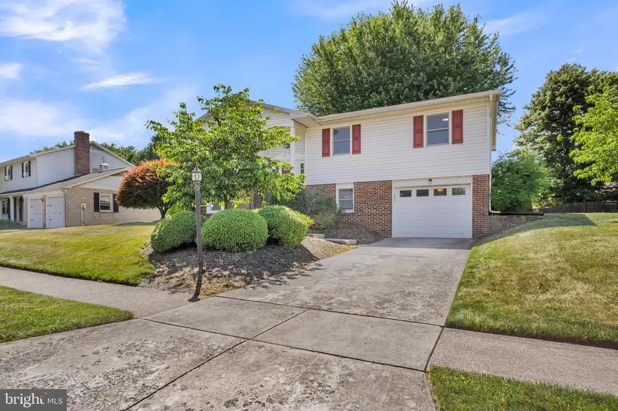 415 Pawnee Dr, Mechanicsburg, PA 17050 - #2