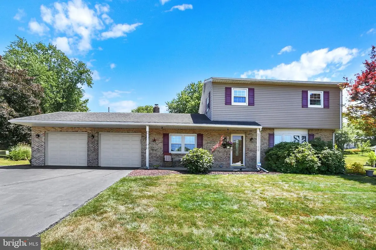 909 Wakefield Avenue, Mechanicsburg, PA 17055 - #1