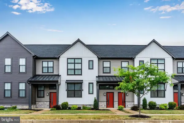 303 Estate Dr, MECHANICSBURG, PA 17055