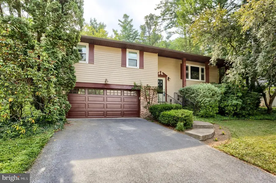 517 Lamp Post Ln, Camp Hill, PA 17011 - #2