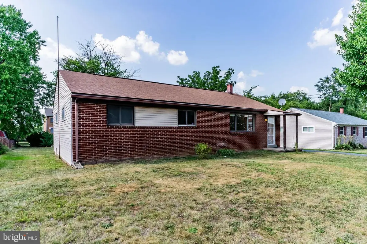 11 W Dulles Dr, Camp Hill, PA 17011 - #1