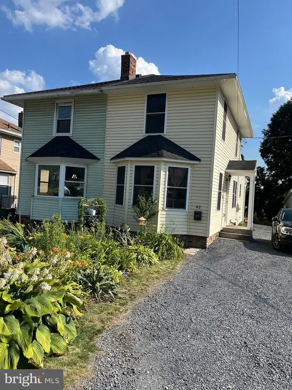 42 E Columbia Rd, ENOLA, PA 17025
