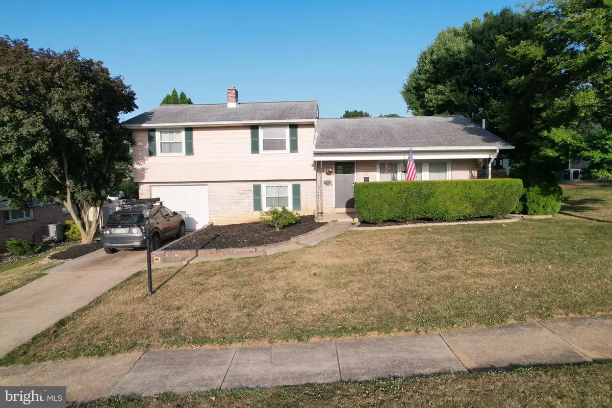 19 W Shore Dr, Camp Hill, PA 17011 - #1