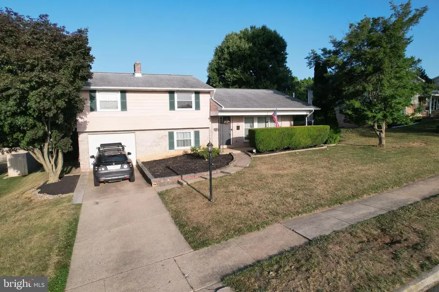 19 W Shore Dr, Camp Hill, PA 17011 - #3