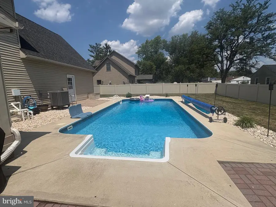 17 Pennsboro Dr, Enola, PA 17025 - #2