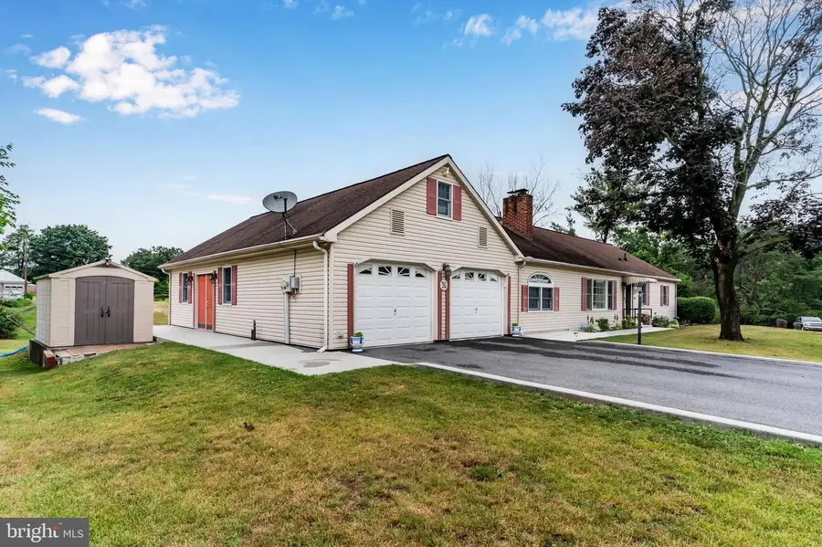 3049 Spring Rd, Carlisle, PA 17013 - #2