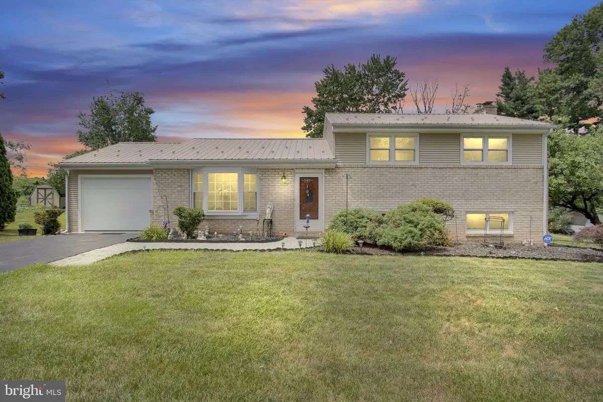 508 Appalachian Ave, Mechanicsburg, PA 17055 - #1