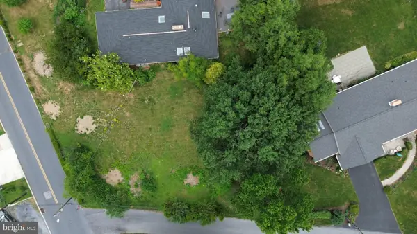 200 Garrett Ln, CAMP HILL, PA 17011