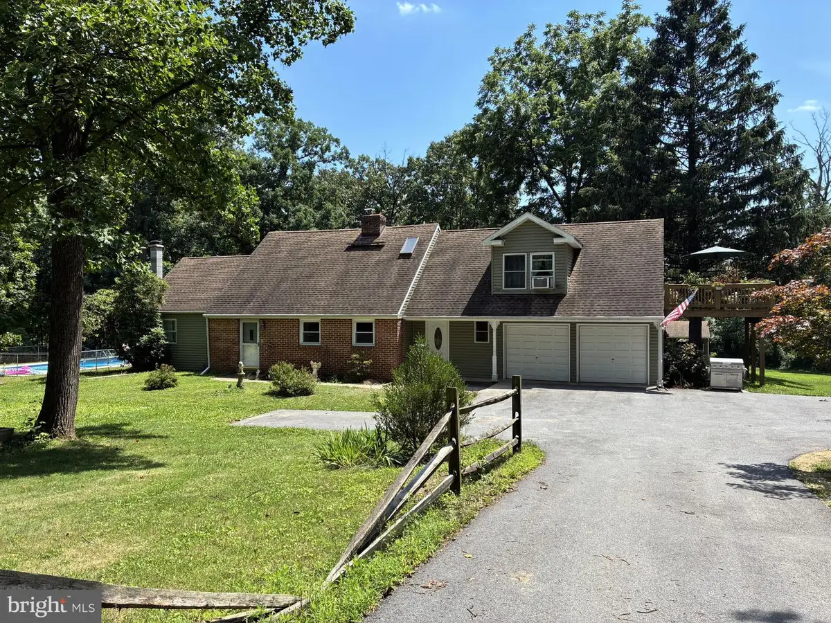 65 Sunnyside Dr, Carlisle, PA 17015 - #1
