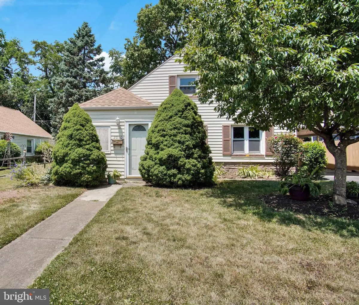2010 Highland Cir, Camp Hill, PA 17011 - #1