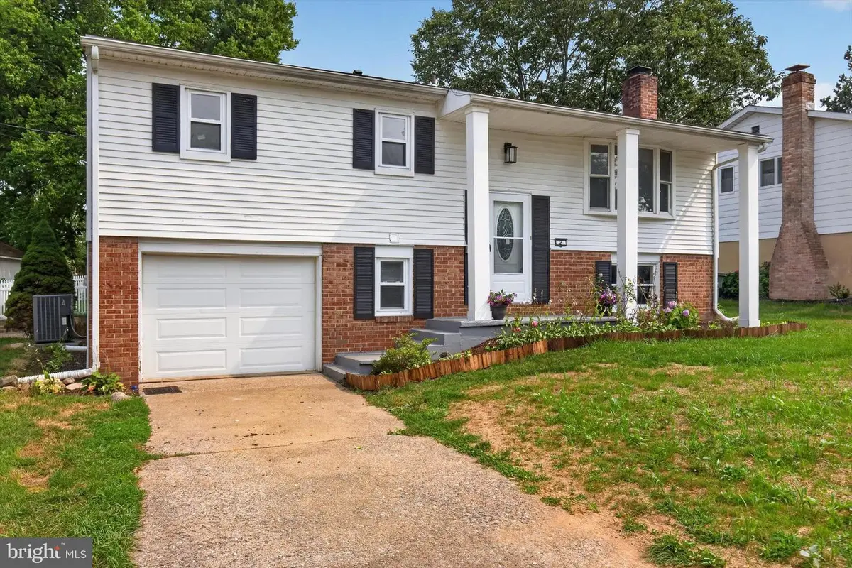 2 Palmer Dr, Camp Hill, PA 17011 - #1