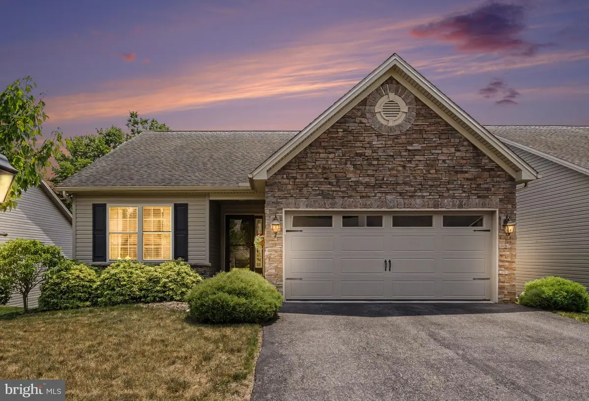202 Drury Ln, Mechanicsburg, PA 17050 - #1