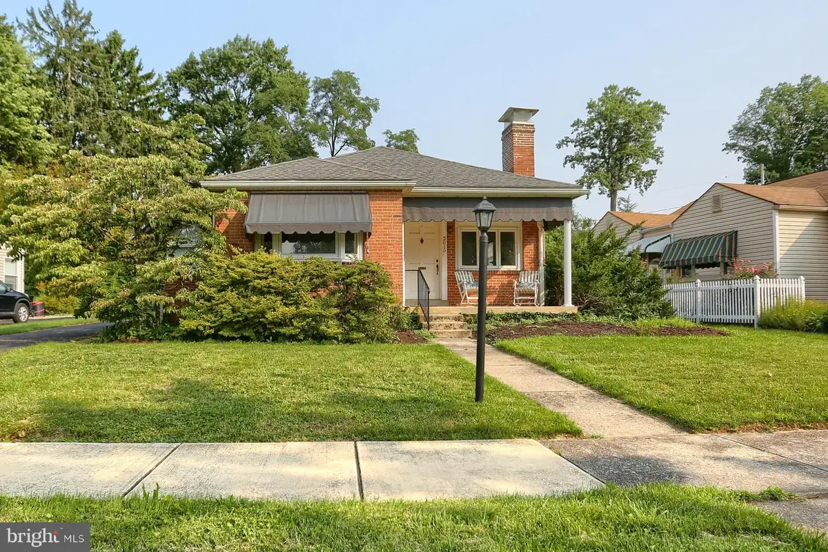 3016 Lincoln St, Camp Hill, PA 17011 - #1