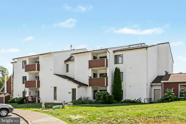 810 Charlotte Way #301, ENOLA, PA 17025