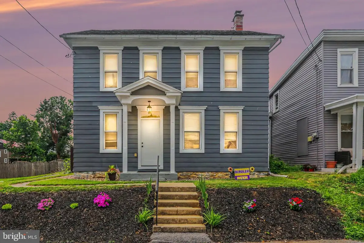 37 High St, Boiling Springs, PA 17007 - #1