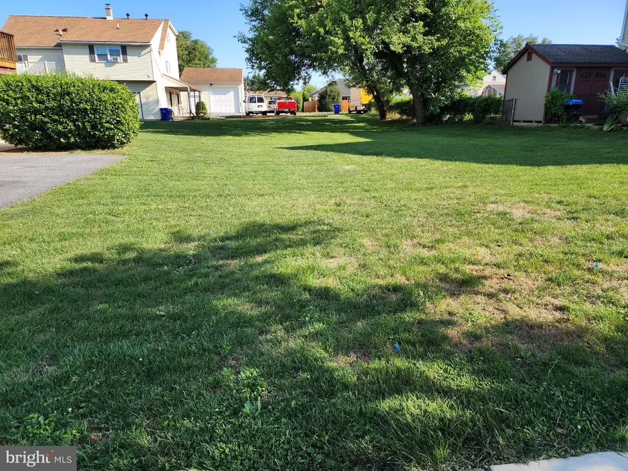 126 E Portland St, Mechanicsburg, PA 17055 - #2