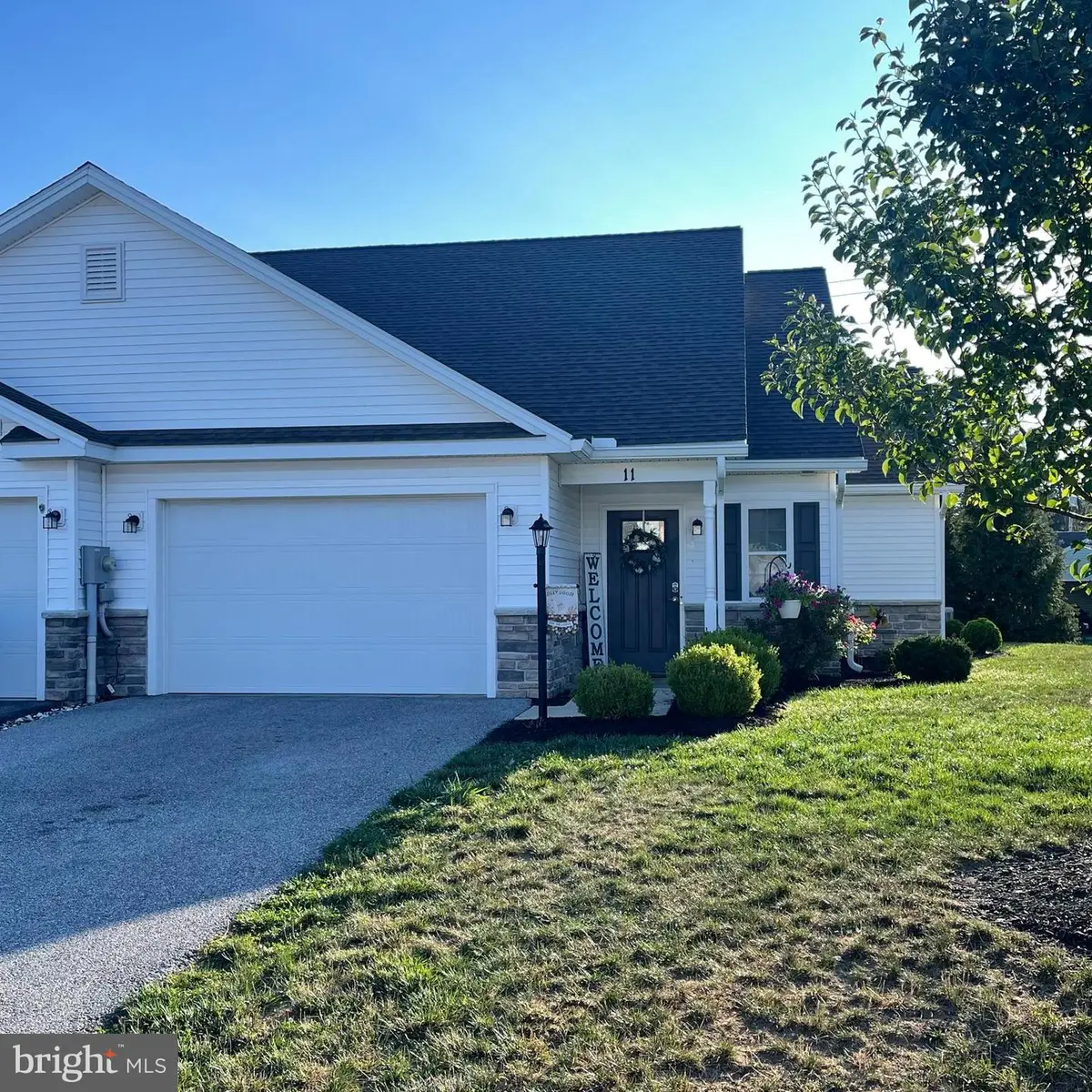 11 Group Ct, Mount Holly Springs, PA 17065 - #1