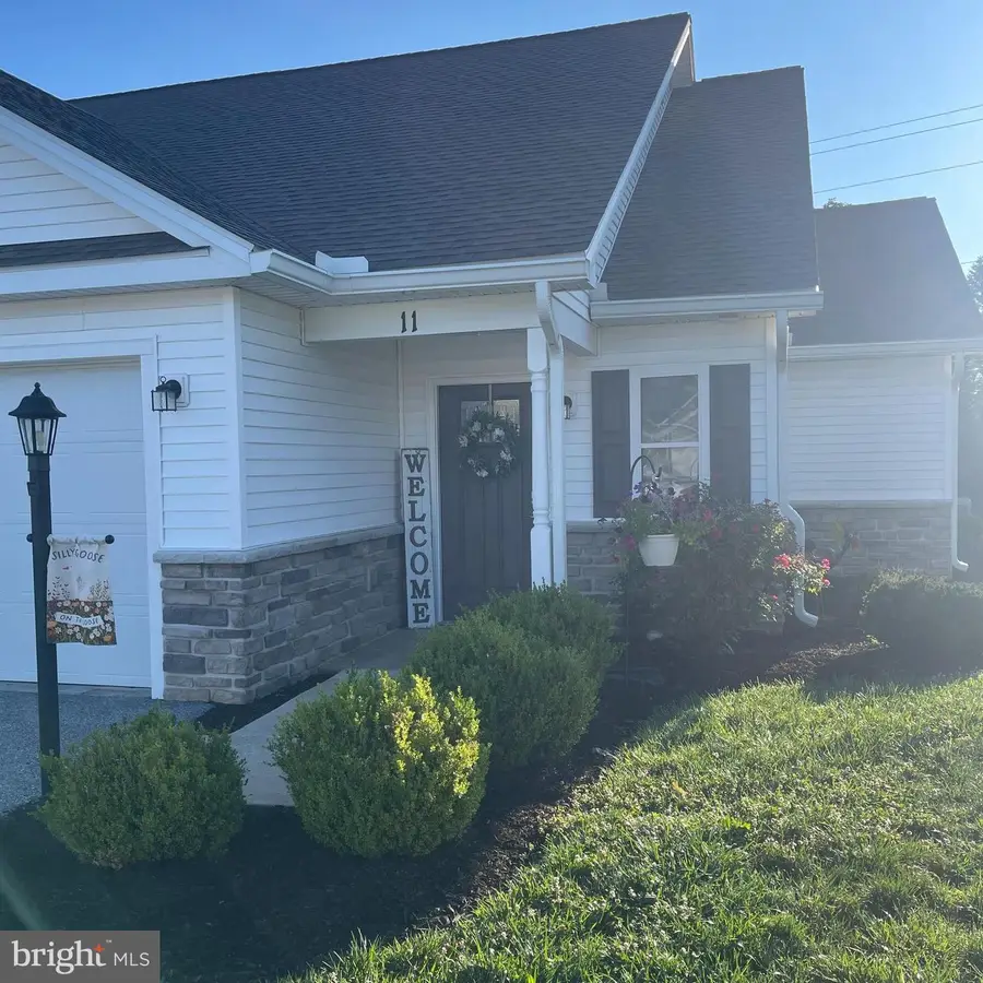 11 Group Ct, Mount Holly Springs, PA 17065 - #2