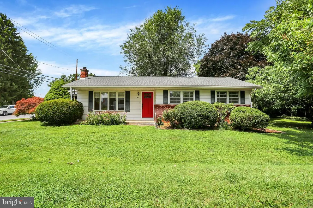 1 E Woodland Dr, Mechanicsburg, PA 17055 - #1
