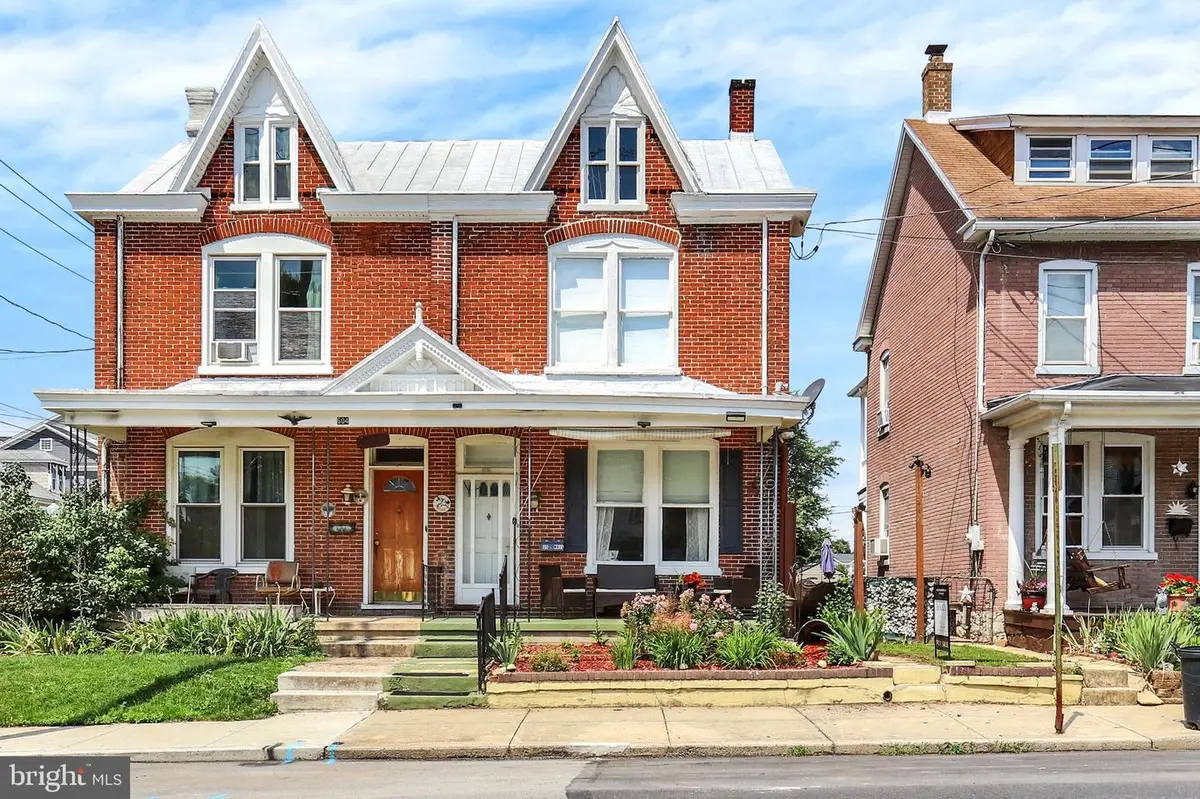 606 N West St, Carlisle, PA 17013 - #1