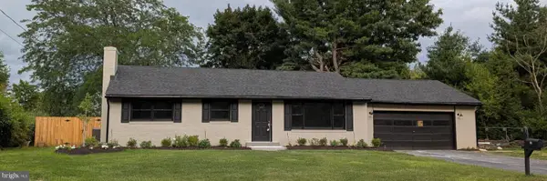 13 Randall Drive, ENOLA, PA 17025