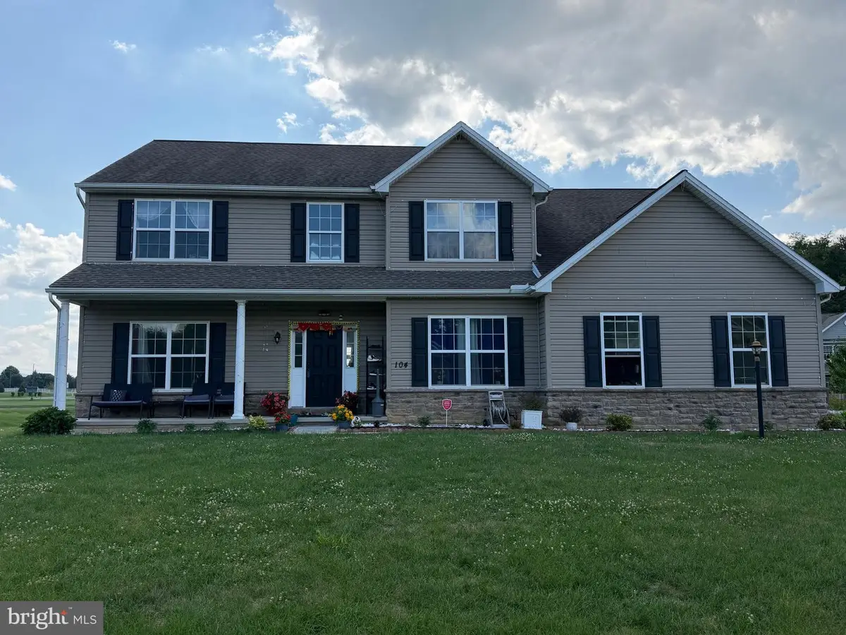 104 Bellows Dr, Carlisle, PA 17015 - #1