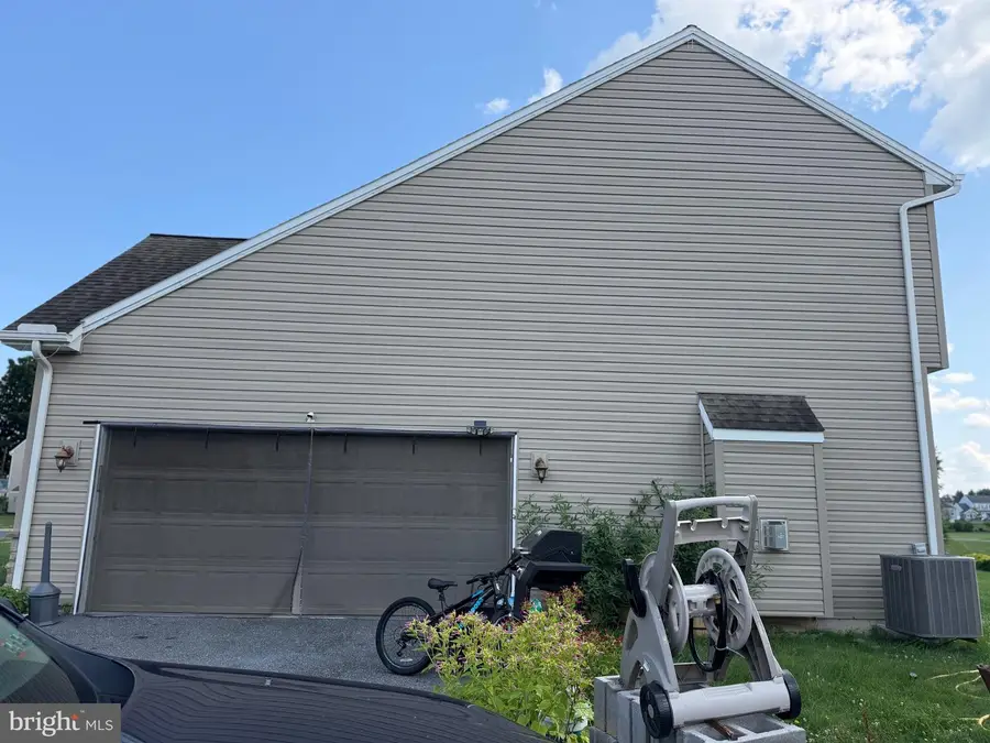 104 Bellows Dr, Carlisle, PA 17015 - #2