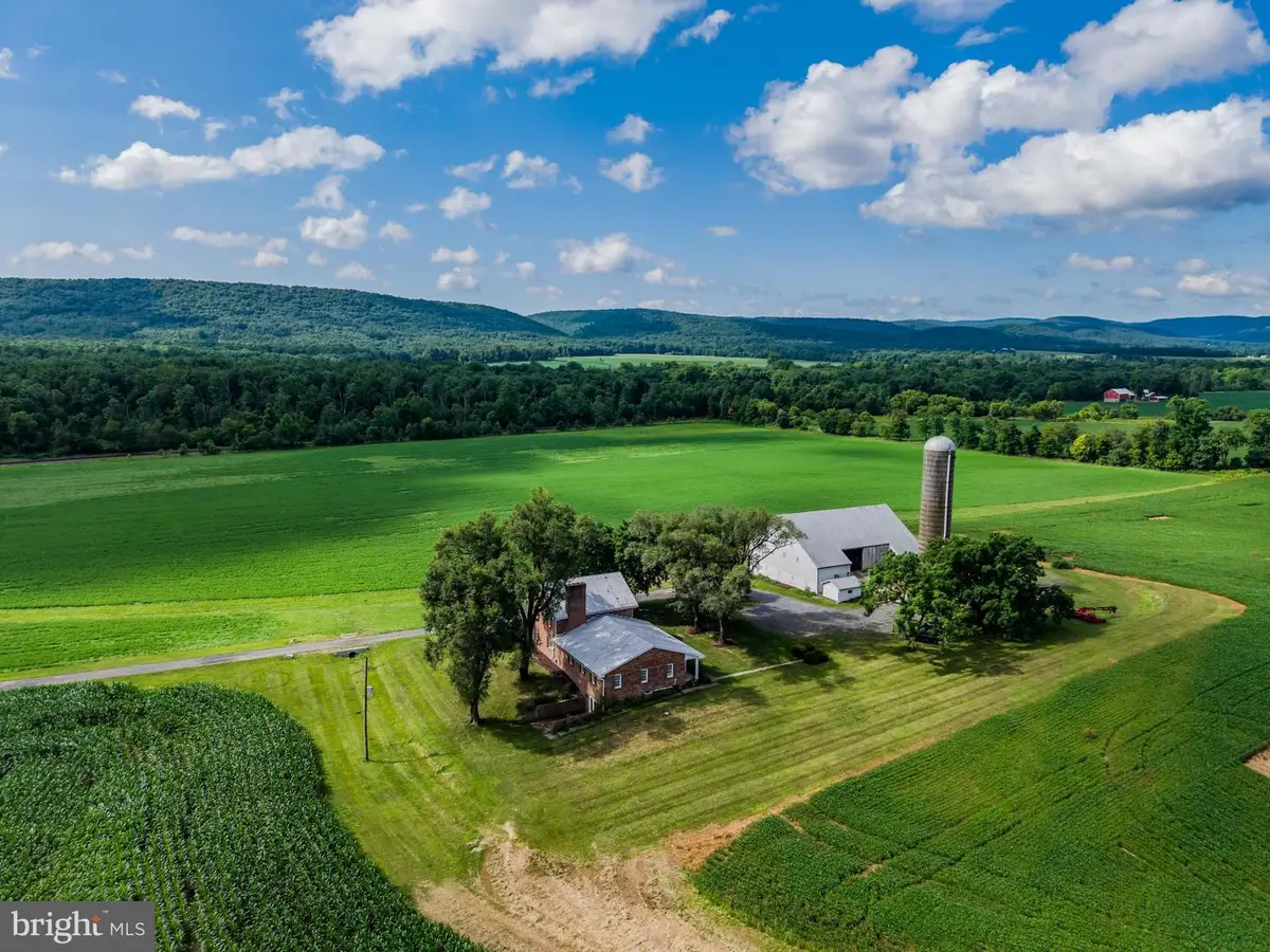 102 Encks Mill Rd, Carlisle, PA 17015 - #1