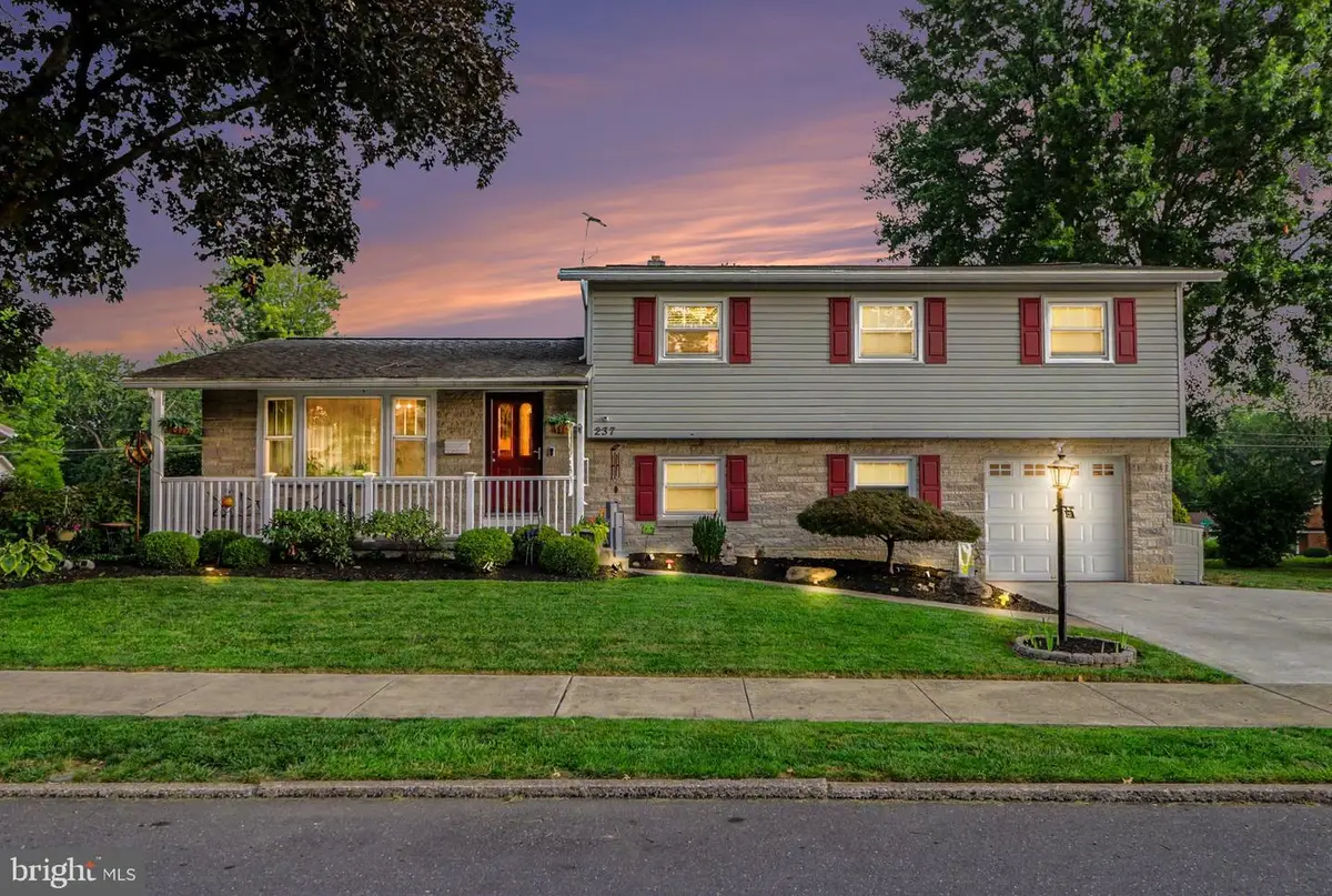 237 Wood St, Camp Hill, PA 17011 - #1