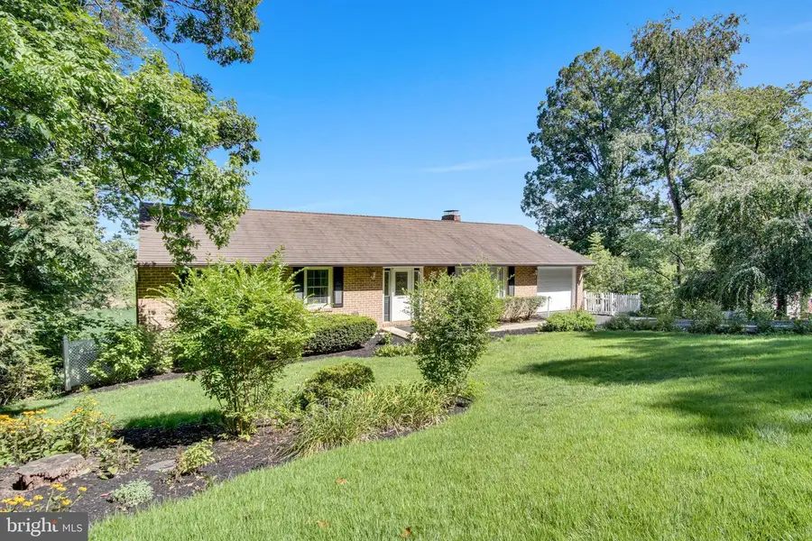 12 Eastwood Dr, Carlisle, PA 17015 - #2