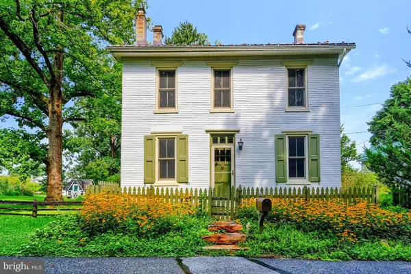 113 Race St, BOILING SPRINGS, PA 17007