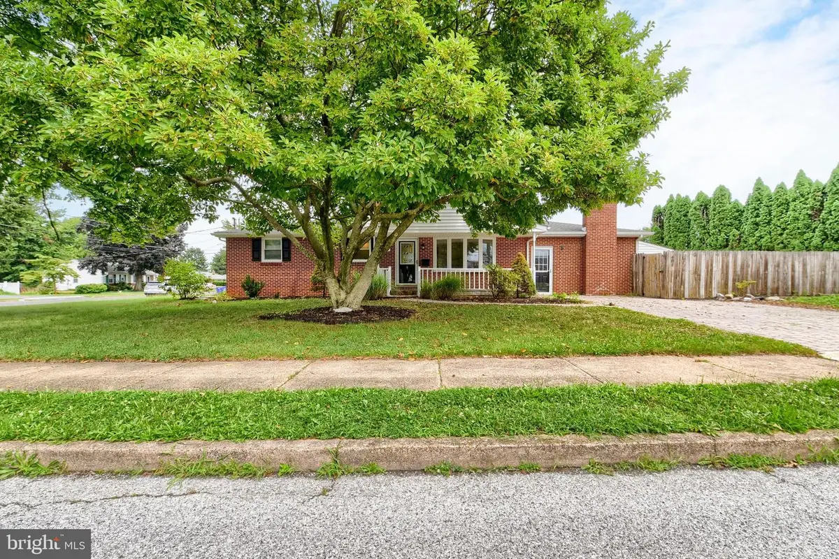 401 James St, Mechanicsburg, PA 17055 - #1