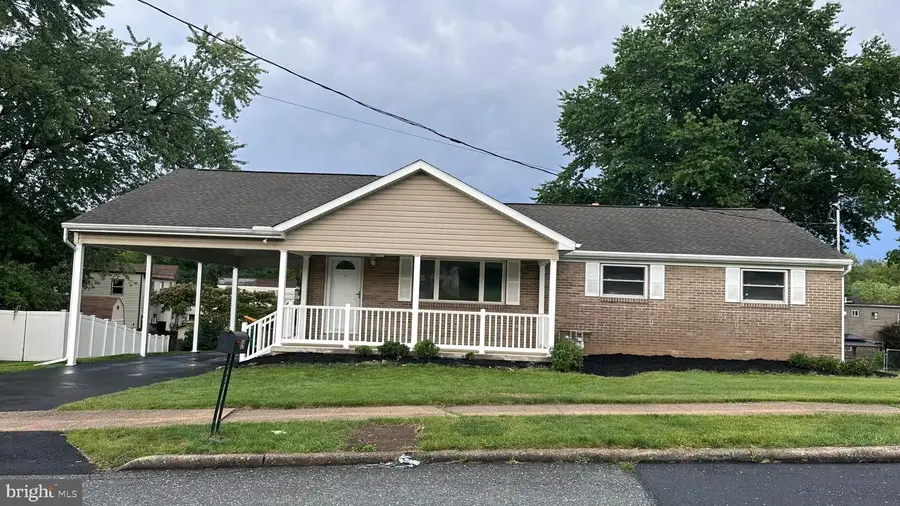 19 E Glenwood Dr, Camp Hill, PA 17011 - #3
