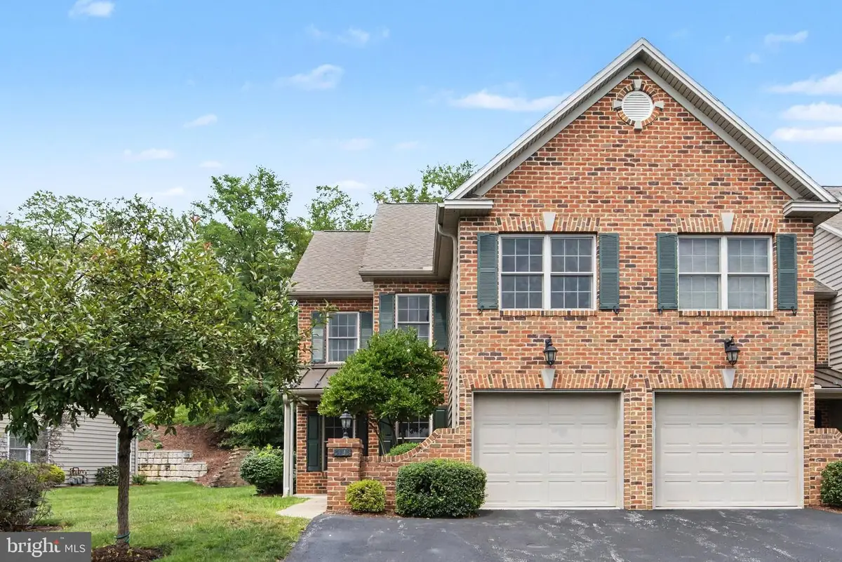 5135 Mendenhall Dr, Mechanicsburg, PA 17050 - #1