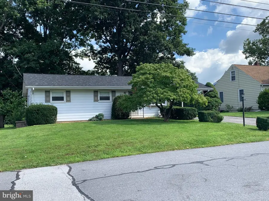833 W North St, Carlisle, PA 17013 - #3