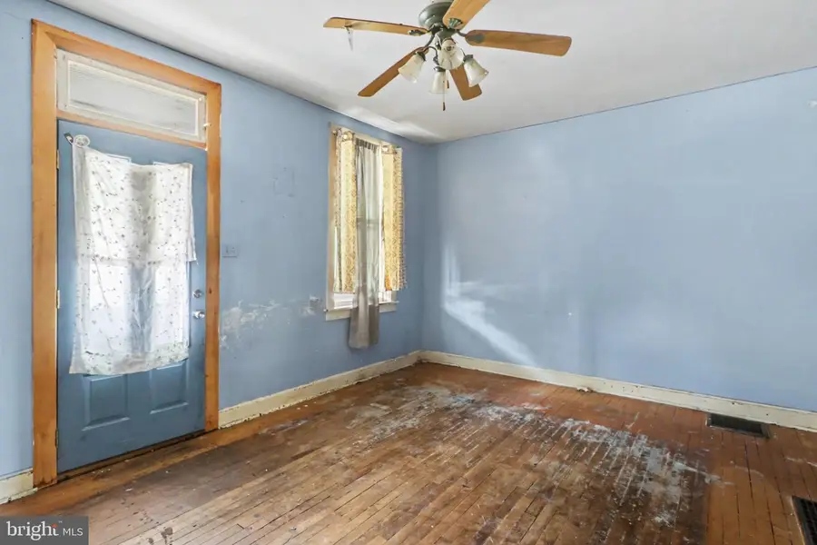 453 W Penn St, Carlisle, PA 17013 - #2