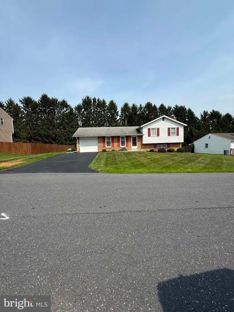 130 Holly Dr, Mechanicsburg, PA 17055 - #1