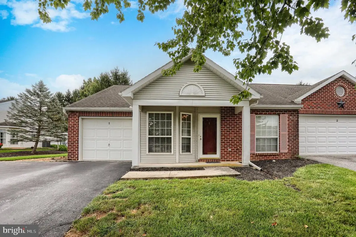 1 Thornhill Ct, Carlisle, PA 17015 - #1