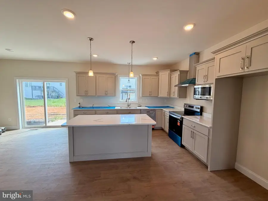 407 E. Clarissa Dr, Shippensburg, PA 17257 - #2