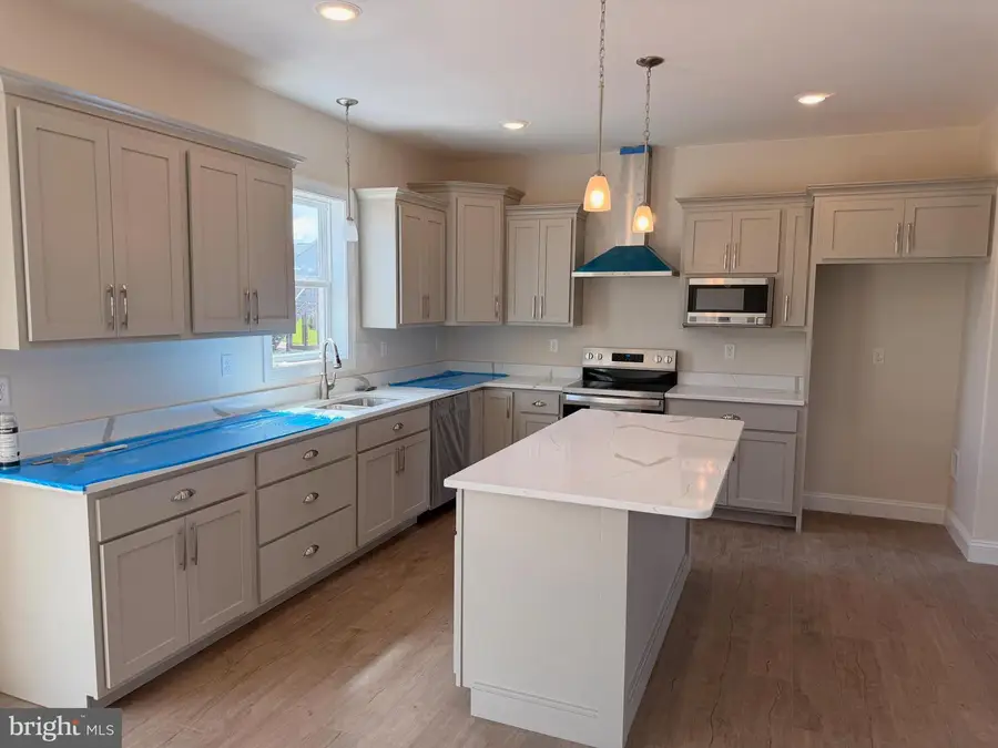 407 E. Clarissa Dr, Shippensburg, PA 17257 - #3